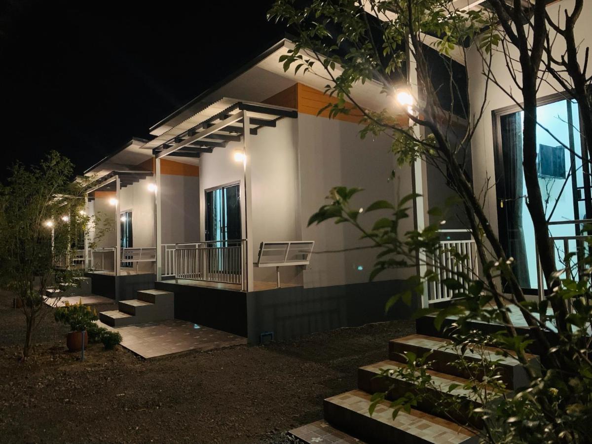 Suanvadee Resort สวนวดี รีสอร์ท Don Sak Exterior foto